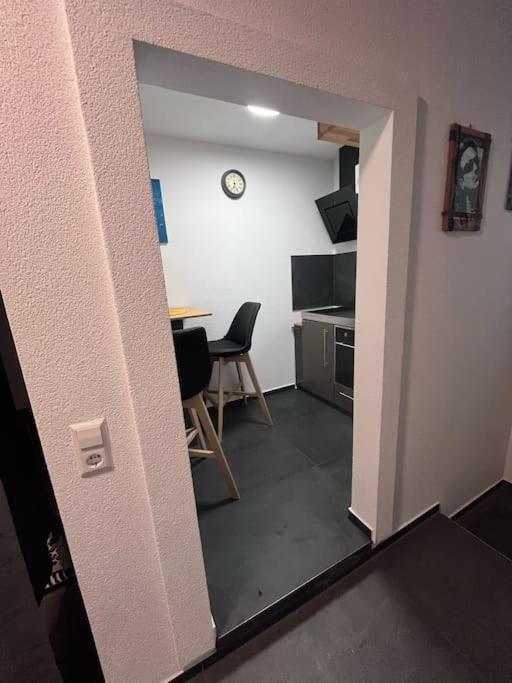 Kleine Wohnung Im - Konzept Flieger - 2 Stockwerke Тетнанг Экстерьер фото